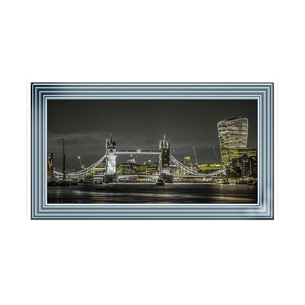 CY052 Famous Tower Bridge over River Thames, London