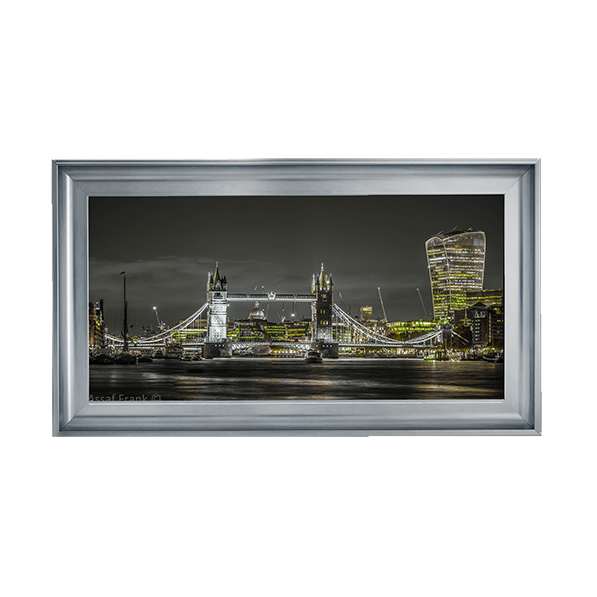 CY052 Famous Tower Bridge over River Thames, London