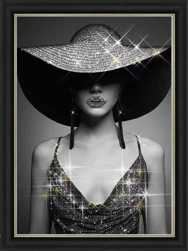 FG933 BLACK & WHITE GLAMOUR LADY ||