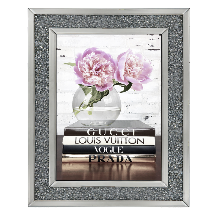 FS042 Vase with flowers on books