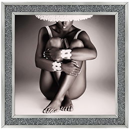 FG061 Sitting Lady