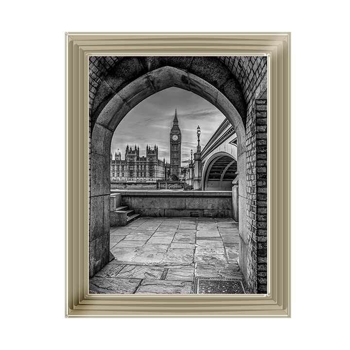 CY057 View of Big Ben through arch