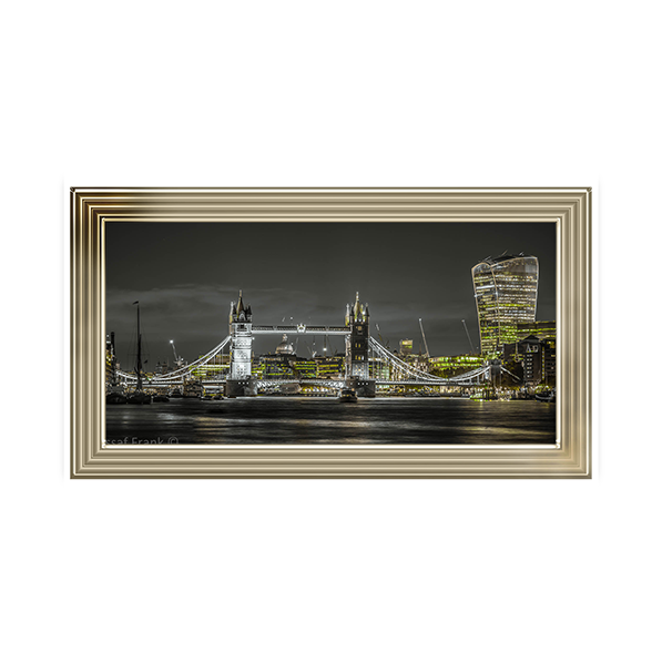 CY052 Famous Tower Bridge over River Thames, London