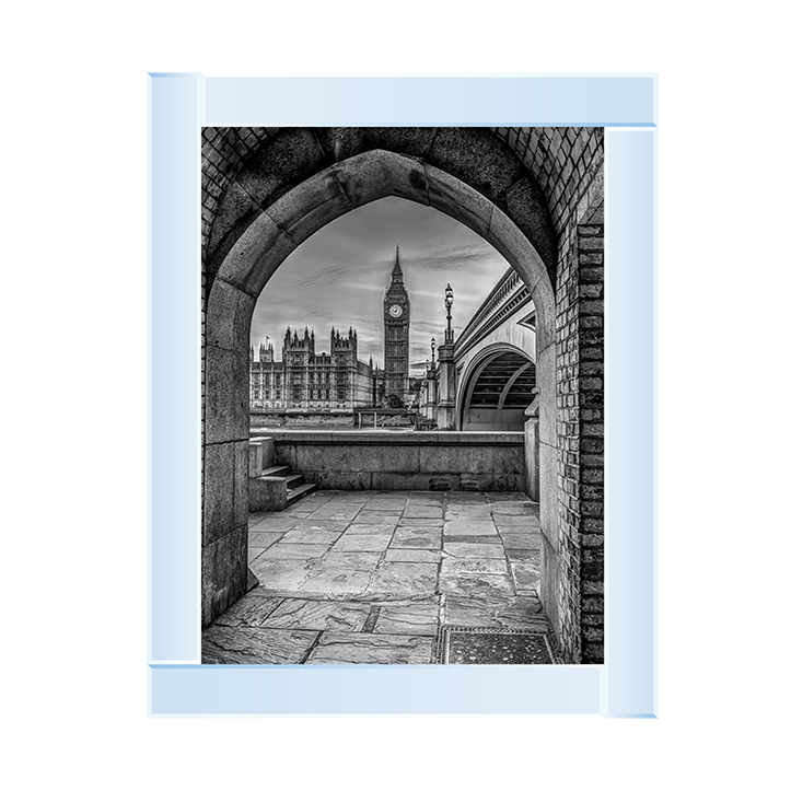 CY057 View of Big Ben through arch