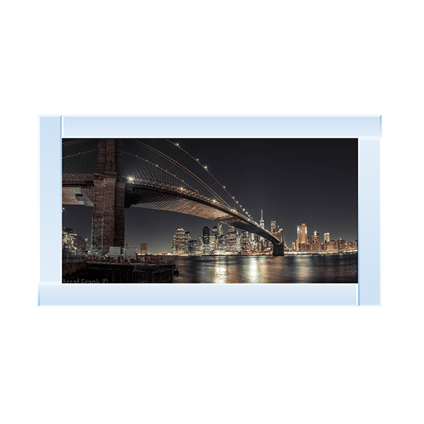 CY060 Brooklyn bridge over East river, Lower Manhattan