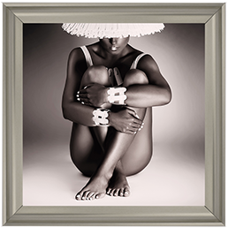 FG061 Sitting Lady