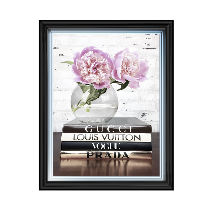 FS042 Vase with flowers on books