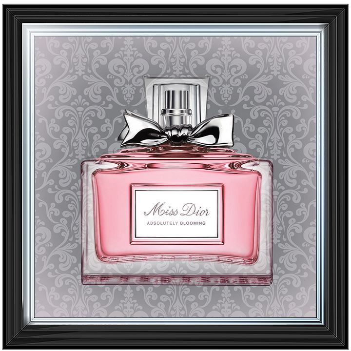 FS079 Perfume bottle on grey background