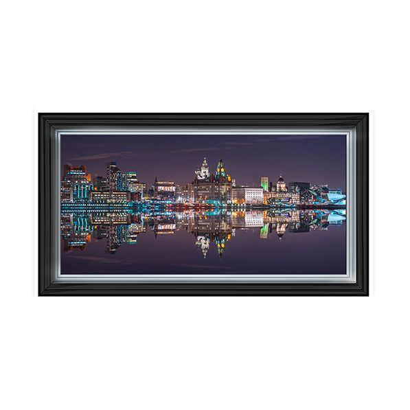 CY044 Liverpool city skyline across the River Mersey