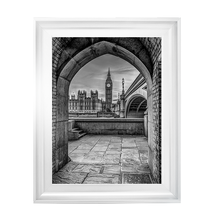 CY057 View of Big Ben through arch