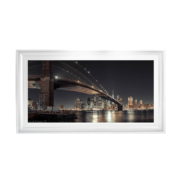 CY060 Brooklyn bridge over East river, Lower Manhattan